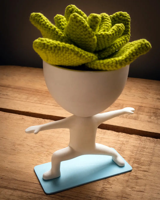 Figurina recenzii Google/Cadou Yoga, cod QR si NFC, suport plante